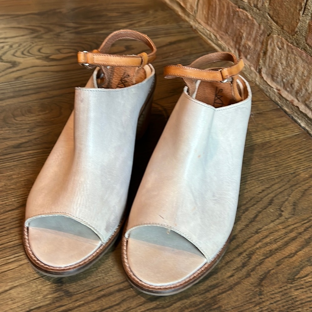 SixtySeven peep toe leather heel